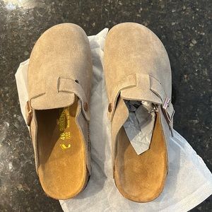 Boston Soft Footbed Birkenstock Clogs size 9